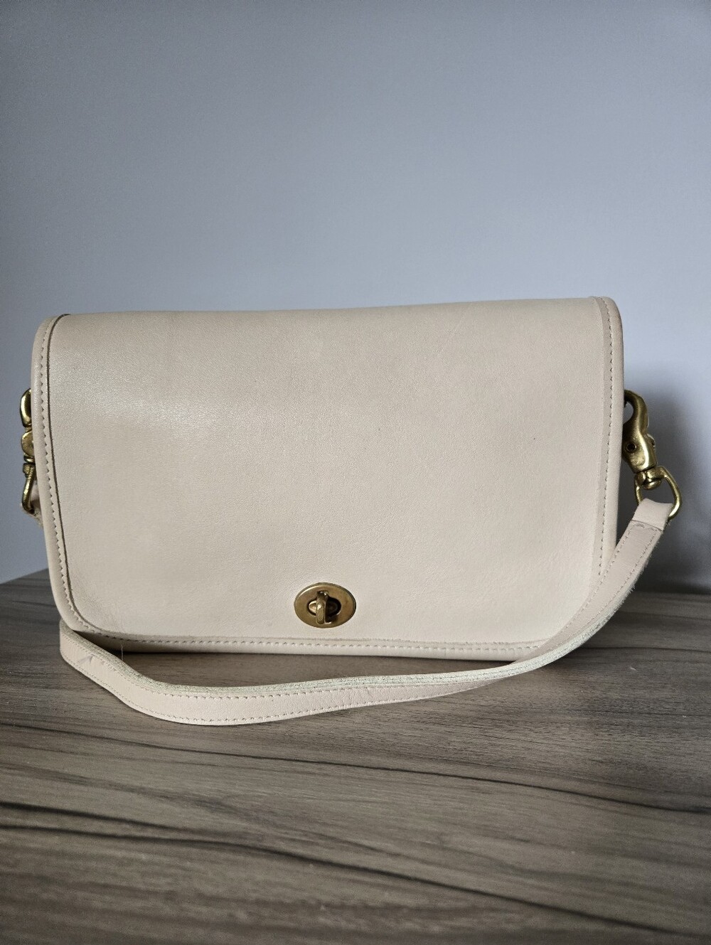 Vintage Coach Pocket Purse Bag 9755 in Bone White